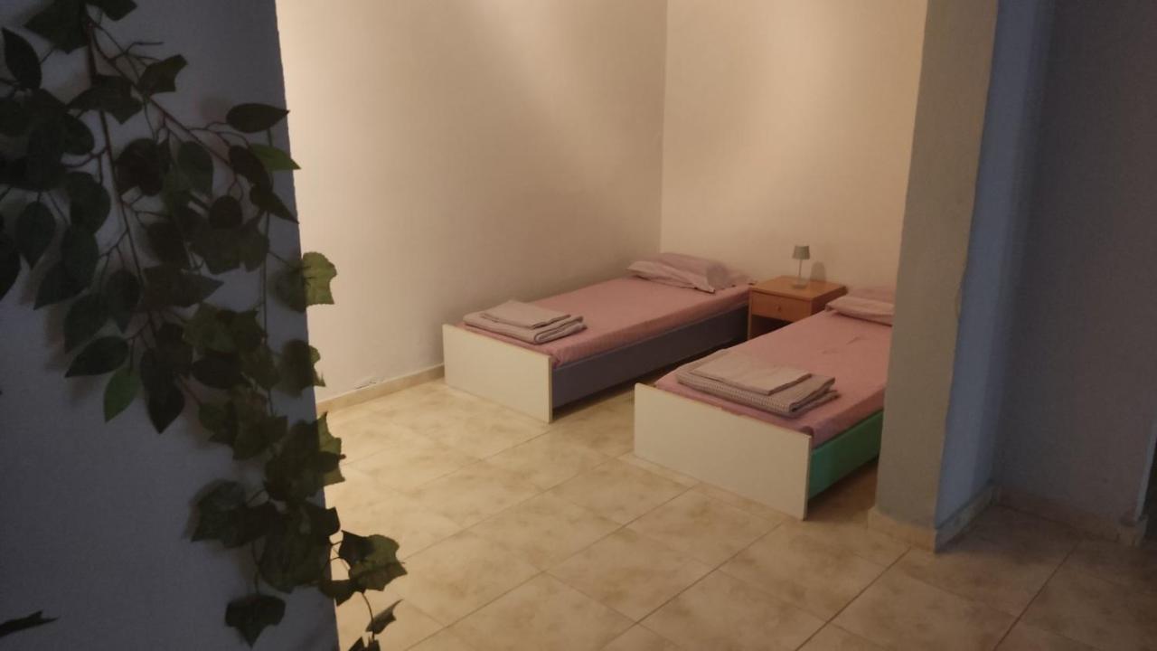 Airport'S Close, Cozy Flat For 6 Persons Apartment Markopoulo Mesogaias Bagian luar foto
