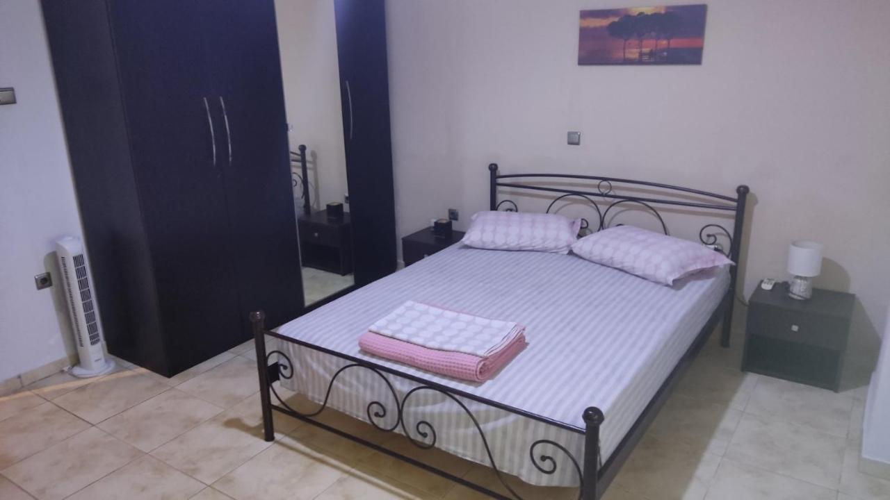 Airport'S Close, Cozy Flat For 6 Persons Apartment Markopoulo Mesogaias Bagian luar foto